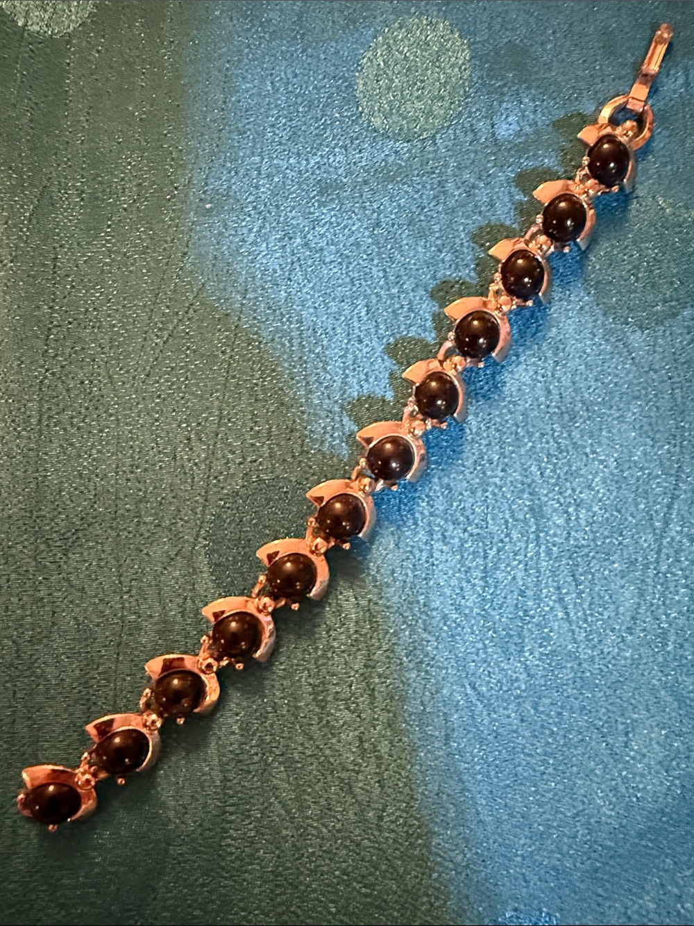 Vintage Elegant Black Stone Gold-Tone Link Bracelet